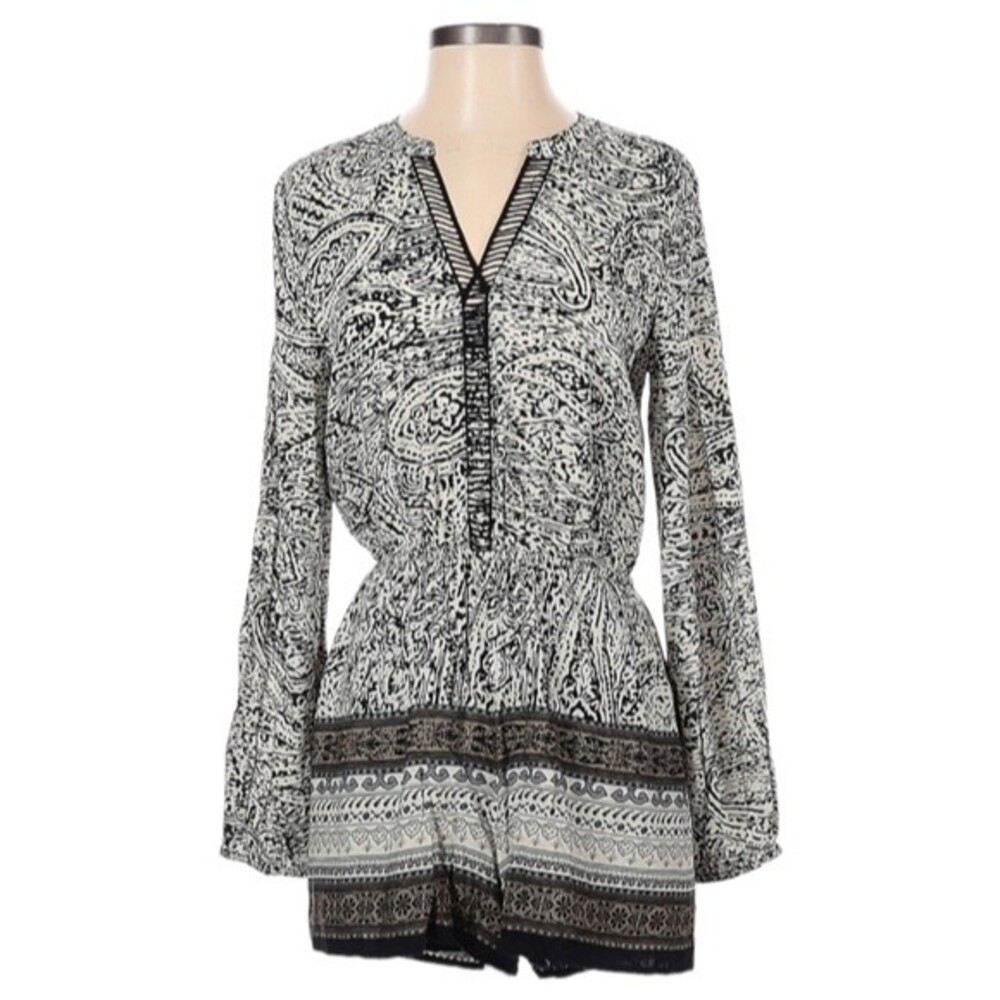 Fab'rik Romper Long Sleeve Size M Black Ivory V-Neck Split Back Elastic Waist